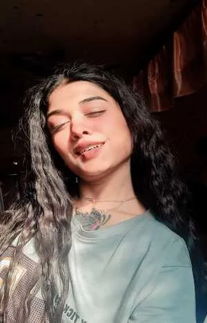 VIP call girl in Mahipalpur