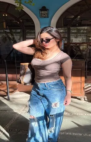 VIP call girl in Mahipalpur